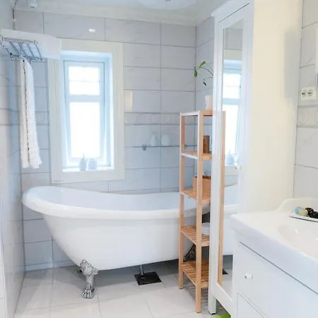 Aurora - Parking - Near Centrum *