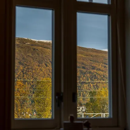 Aurora - Parking - Near Centrum *