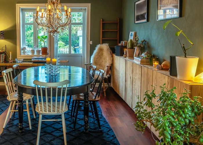 Aurora - Parking - Near Centrum